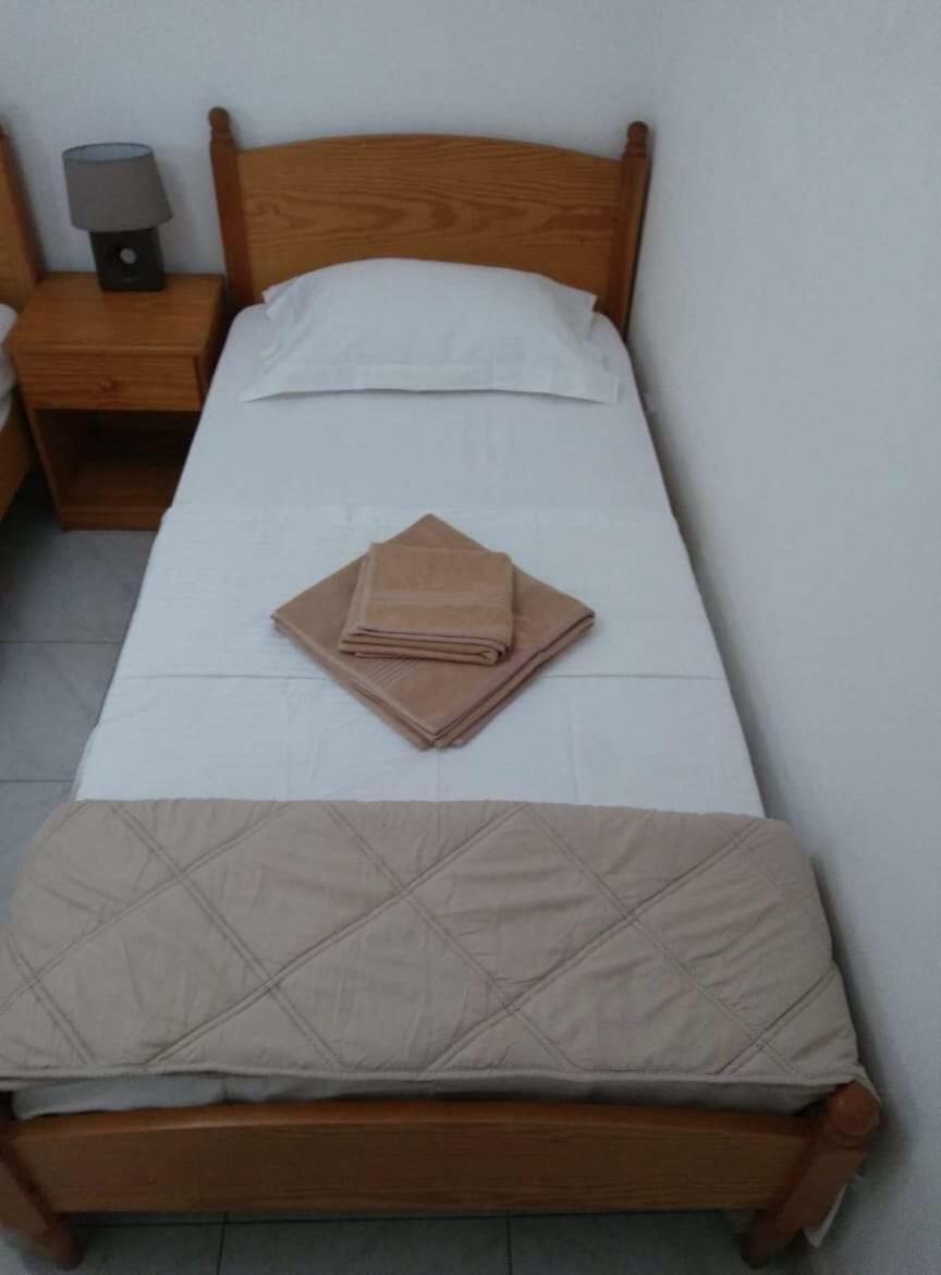 welcome house Hotel Larnaca Buitenkant foto