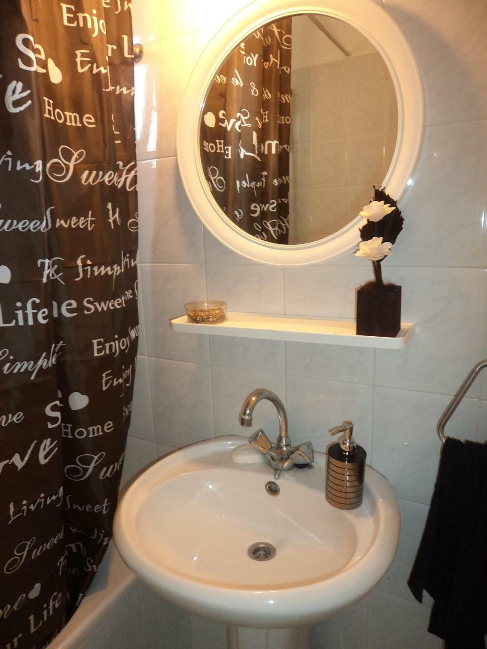 welcome house Hotel Larnaca Buitenkant foto